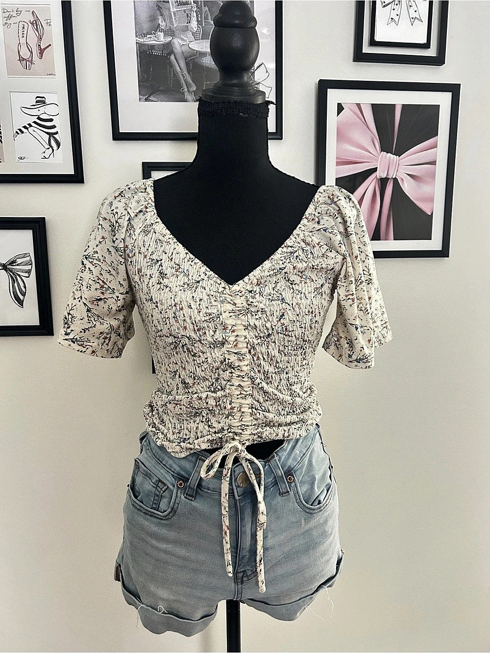 Willow & Root Floral Smocked Crop Top in White & Multicolor Size Small